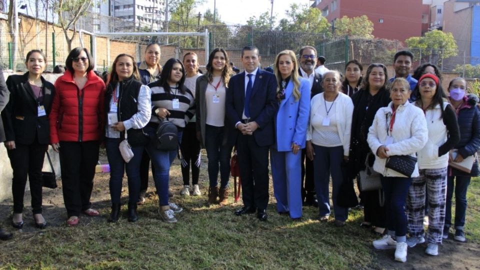 Se apoya con trabajos de poda, balizamiento, desazolve, pintura, mantenimiento a mobiliario, mejoramiento de canchas deportivas, entre otras acciones