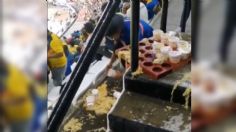 "Mi Primera Chamba": un vendedor del Estadio Azteca tira todas las sopas Maruchan de la charola