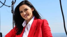 "¿No que mucha fama?": tunden a Maite Perroni por llegar blindada de seguridad al aeropuerto de Medellín, Colombia: VIDEO