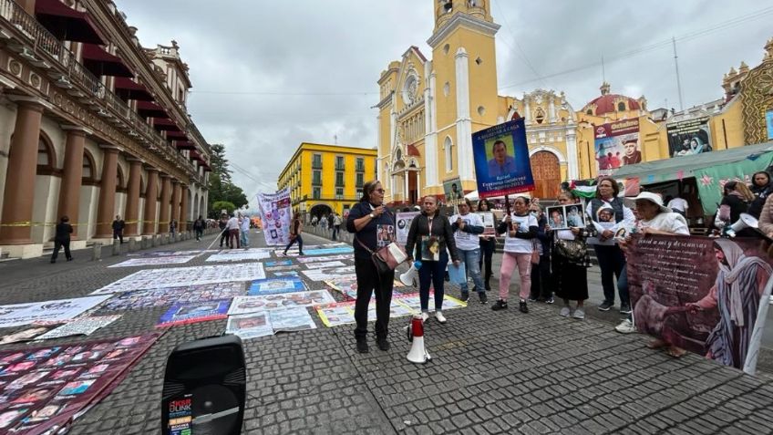 Colectivos de búsqueda toman Palacio de Gobierno en Veracruz