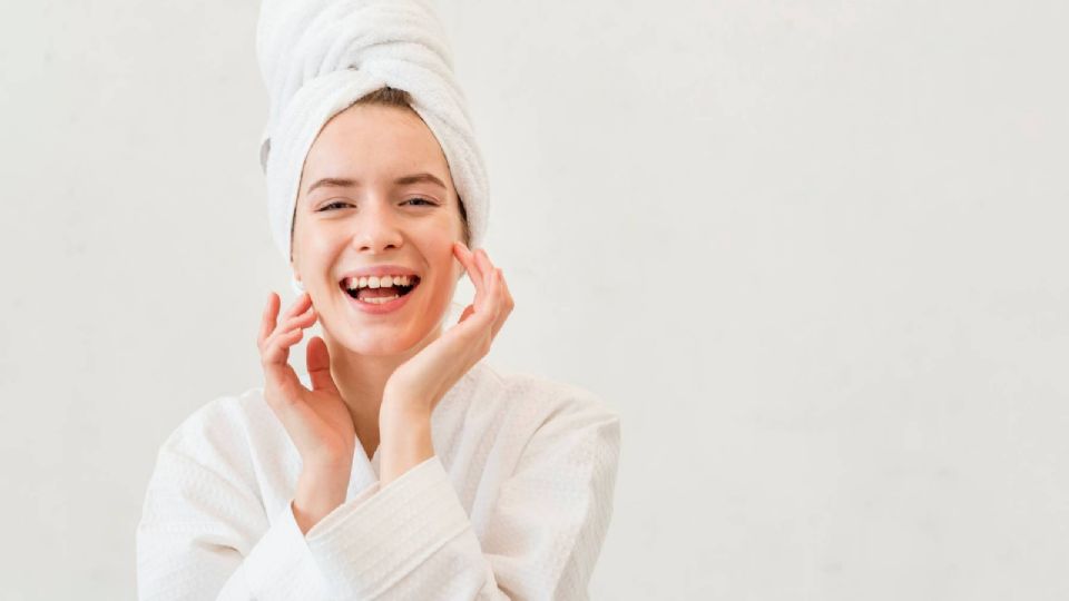 Body wash, exfoliación facial y corporal, aceite corporal que facilita el rasurado y mantecas batidas con aire, hidratantes para la piel, son tus aliados en la ducha