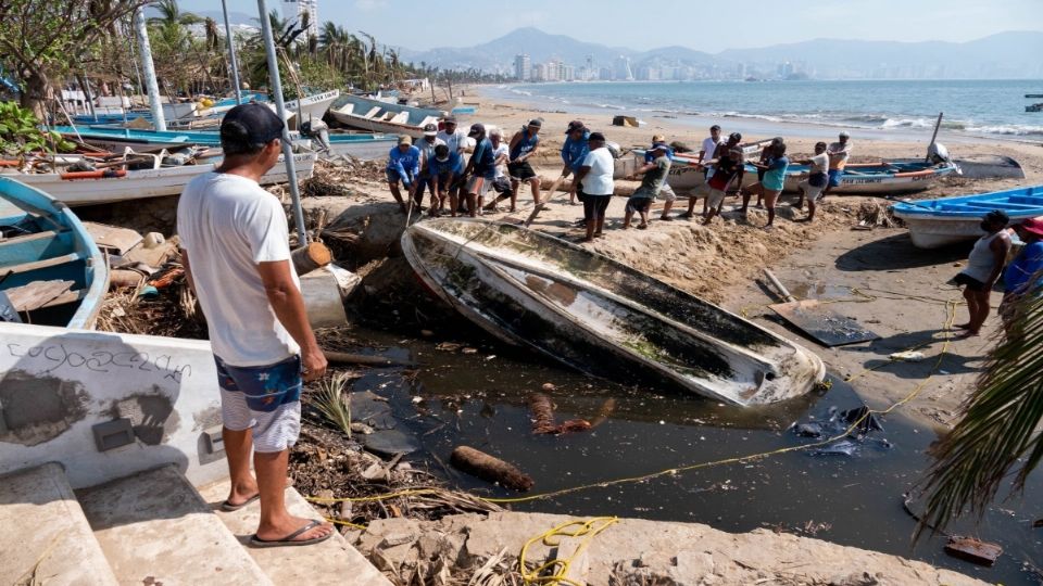 Jóvenes recibirán un apoyo económico para apoyar con la reconstrucción de Acapulco.