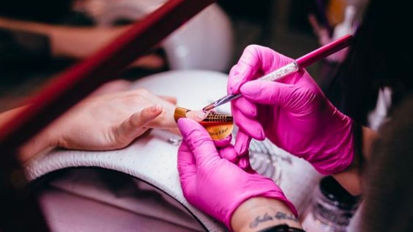 ¿Por qué te quitan la cutícula cuando te ponen uñas postizas? Nail artist revela la verdad oculta detrás de este procedimiento