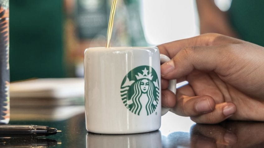 Starbucks regalará dos vasos navideños, esto es lo que tienes que hacer para conseguirlos