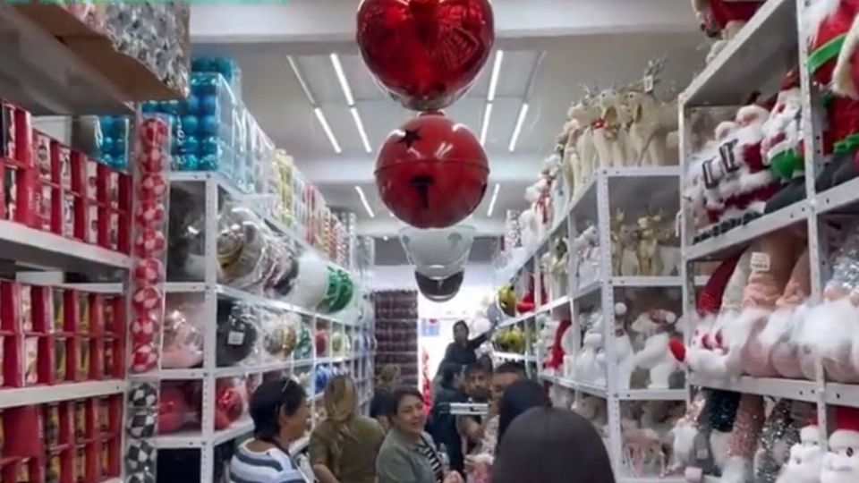 Esta tienda navideña se ubica en la zona centro de la capital mexicana.