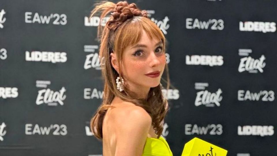 Natalia Téllez se lució con su atuendo que destaca su belleza y silueta.