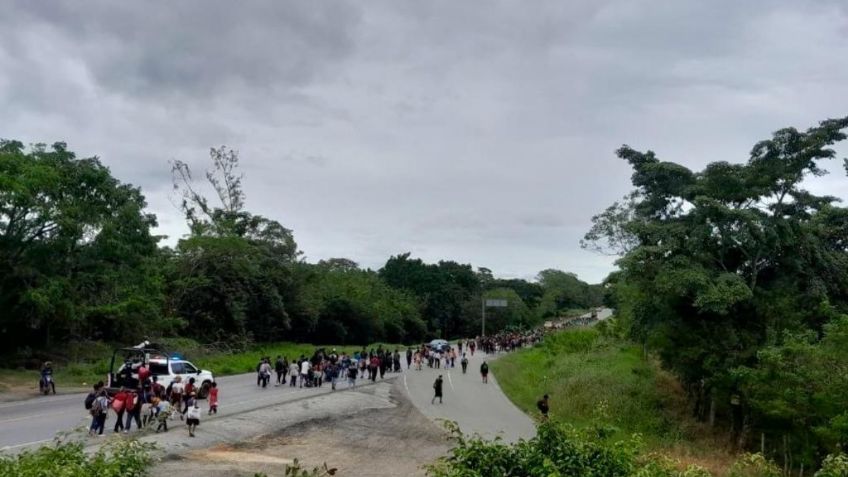 Caravana migrante avanza por Veracruz: reportan llegada de tres mil extranjeros