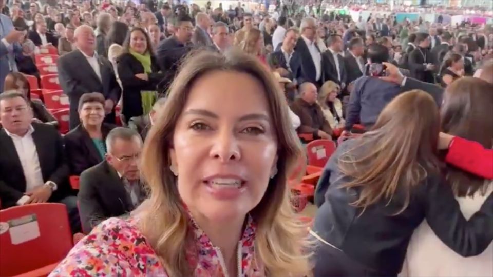 Laura Barrera acompaña Manolo Jiménez a la toma de protesta