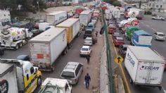 Transportistas bloquean la México-Cuautla y colapsan el tráfico previo al 12 de diciembre