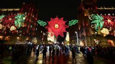 FOTOS: Martí Batres encienden el alumbrado navideño en el Zócalo capitalino