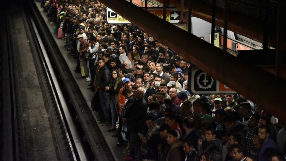 La marcha de los trenes en el Metro es lenta.