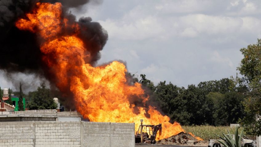 Sujeto con frío utiliza diluyente para avivar un fuego, explota y termina envuelto en llamas