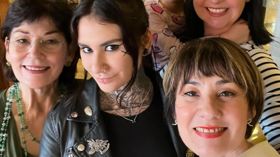 la chica ha conseguido su éxito propio, no solo como tatuadora, también como influencer