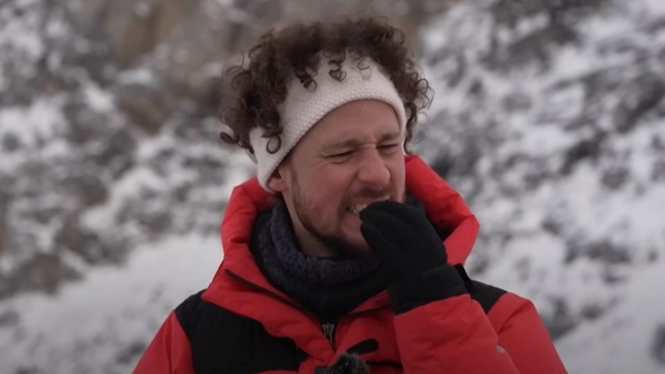 Luisito Comunica explicó que la pesca es una de las principales actividades en el lugar que visitó.