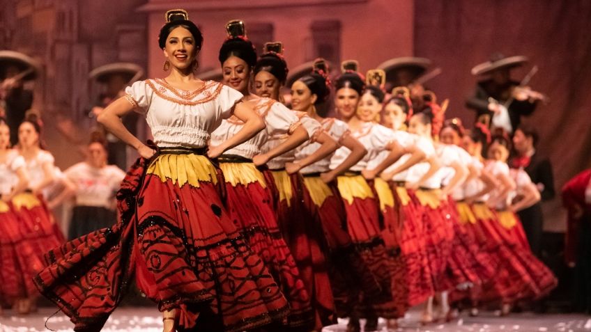 Ballet Folklórico de México: Navidad en movimiento