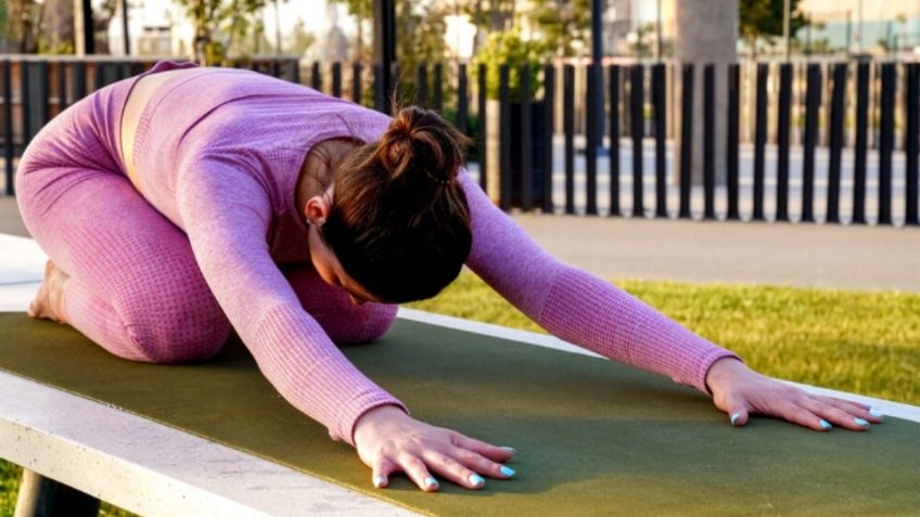 Yoga antiestrés: 5 posturas que te ayudarán a mejorar tu calidad de vida