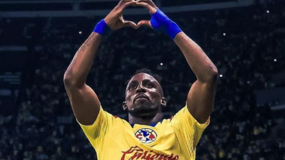 Gracias a un penal el América logró el primer gol de la noche.