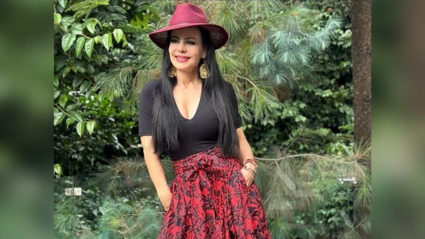 Maribel Guardia recibe la Navidad con elegante vestido al estilo de "mujer fatal"