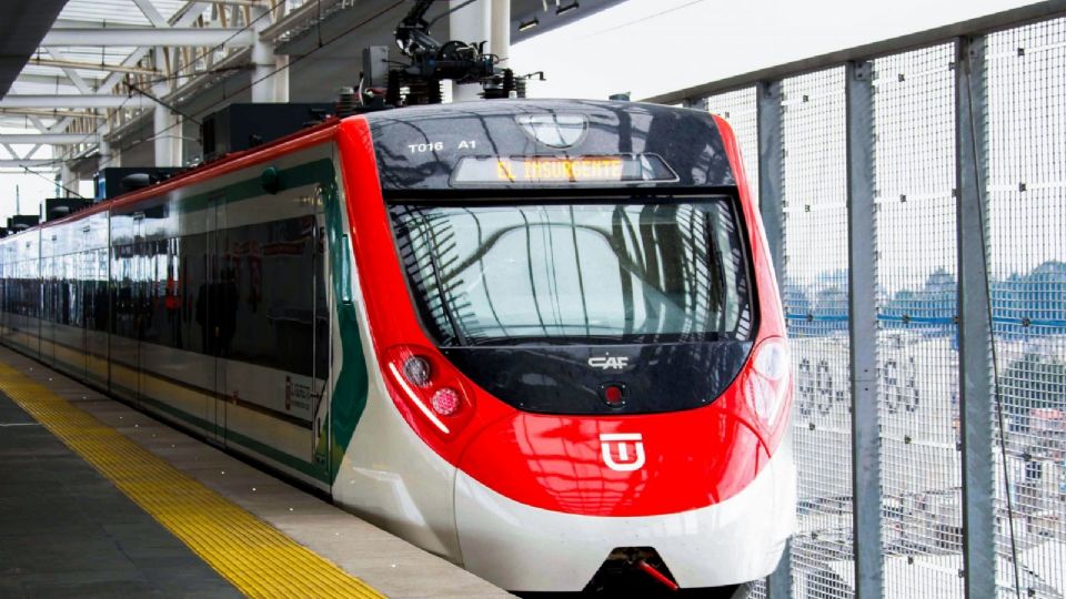 Cierran tramo de la autopista México - Toluca por obras del tren “El Insurgente” 
