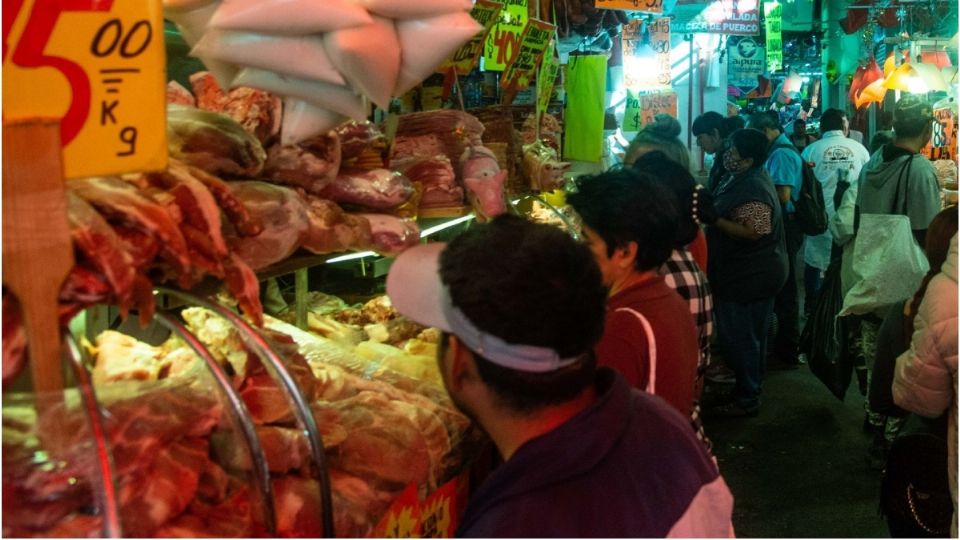 La cena navideña es una tradición llena de alegría y sabor