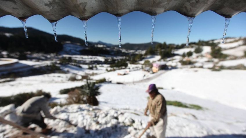 Zacatecas registra fuerte nevada y caída de granizo; habitantes de escasos recursos piden ayuda ante las afectaciones