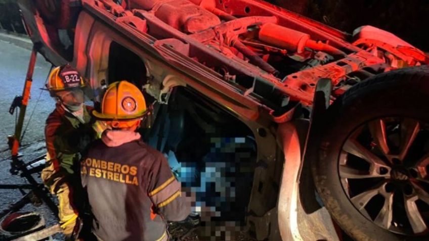 Un muerto, el saldo de la volcadura de una camioneta durante las primeras horas de Navidad