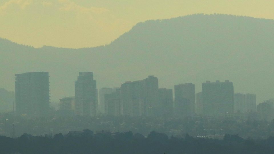 Al momento existe estabilidad atmosférica e inversión térmica y condiciones meteorológicas adversas para la dispersión de contaminantes.