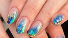 Ocean nails, la tendencia que crea un hermoso paisaje marino en tus uñas