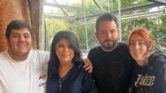 Victoria Ruffo presume postal navideña con su familia y un integrante se roba toda la atención