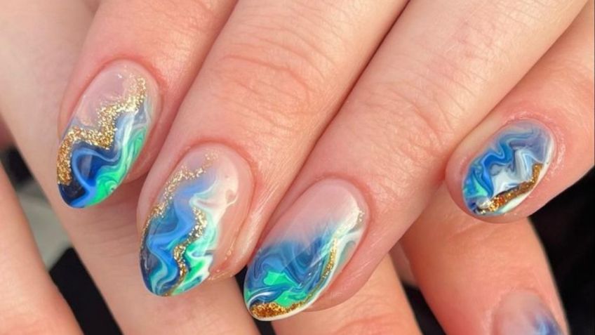 Ocean nails, la tendencia que crea un hermoso paisaje marino en tus uñas