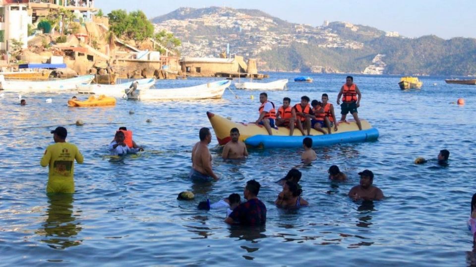 Mexicanos visitan Guerrero para pasar las fiestas decembrinas