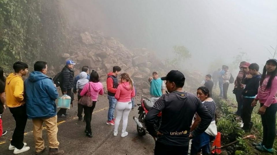 Las autoridades de los municipios de Misantla y Yecuatla pidieron a los conductores mantenerse atentos al transitar por estas vías