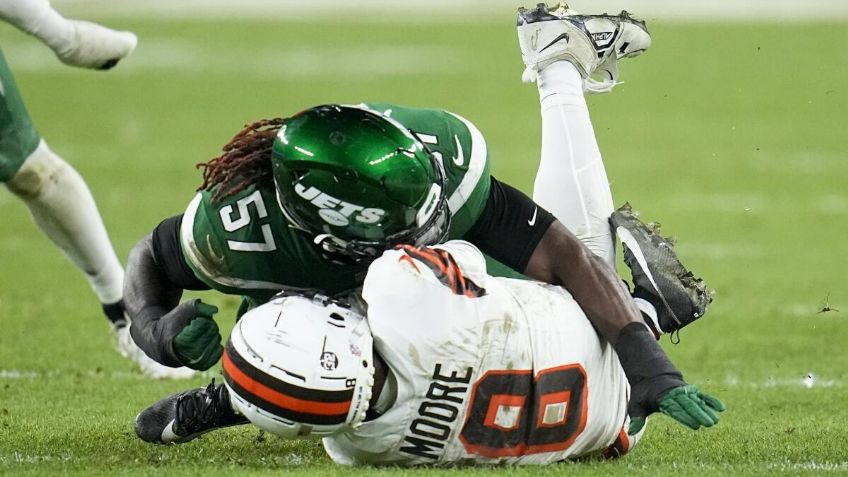 VIDEO: el impactante momento en que un jugador del Cleveland Browns convulsiona frente a los Jets