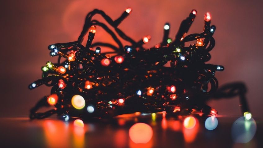 Cómo verificar la calidad de las luces de las series navideñas y otros adornos eléctricos