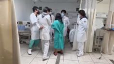 VIDEO | ¡Memorable! Médicos del IMSS organizan vals de XV años a paciente