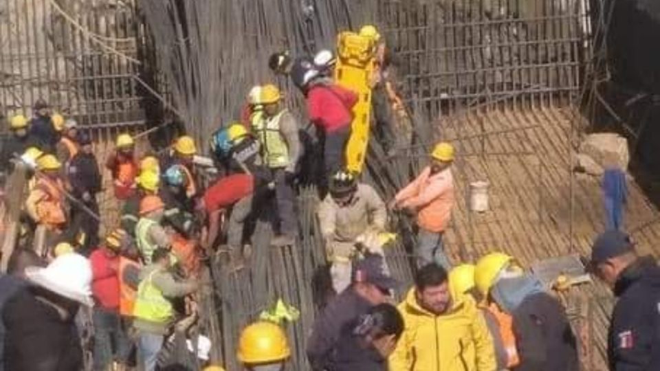 Derrumbe en la nueva carretera Real del Monte - Huejutla deja varios lesionados y un muerto
