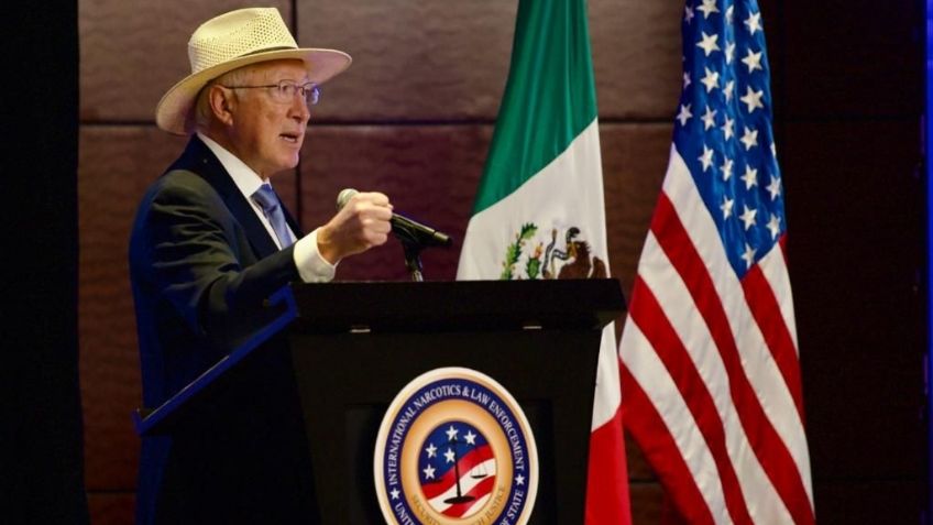 Siete de cada 10 armas ilegales en México llegaron desde EU: Ken Salazar urge a combatir el tráfico