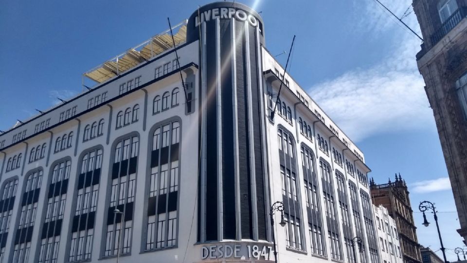 Las tiendas departamentales Liverpool y El Palacio de Hierro se originaron en los antiguos cajones de mercaderes del Centro Histórico.