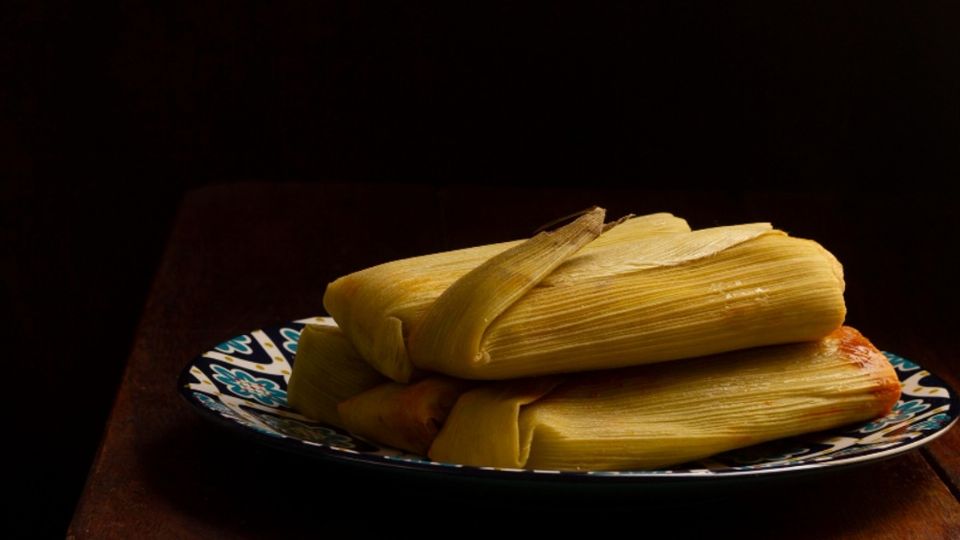 ¡Deliciosos! Tamales de rajas con queso para esta Navidad