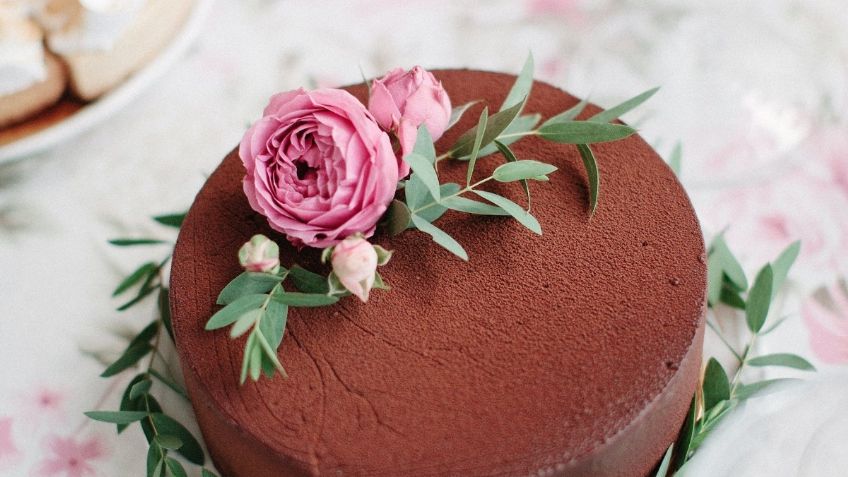 Pastel de chocolate sin harina y SIN AZÚCAR para comer sin culpas en Navidad