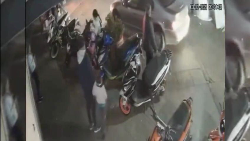 Maestro del crimen: un hombre le enseña a su hijo a robar una motocicleta en el Edomex