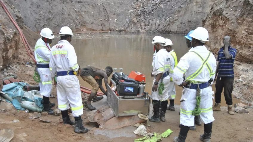 Rescatan con vida a un minero que pasó 5 días atrapado bajo tierra, quedan 24 más