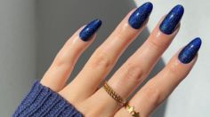 Uñas azul peltre: el color que tienes que usar en invierno para que tu manicura se robe miradas