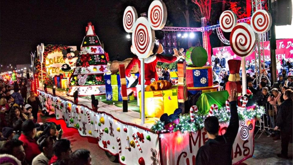 Desfile navideño de luces en Baja California