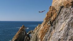 Clavadistas de La Quebrada en Acapulco buscan la reactivación turística en la zona tradicional del puerto