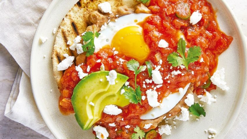 Desayuno para bajar de peso sin pasar hambre: Huevos rancheros saludables para el fin de semana