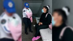 Policía amamanta a bebé de mujer que se desmayó en el Metro