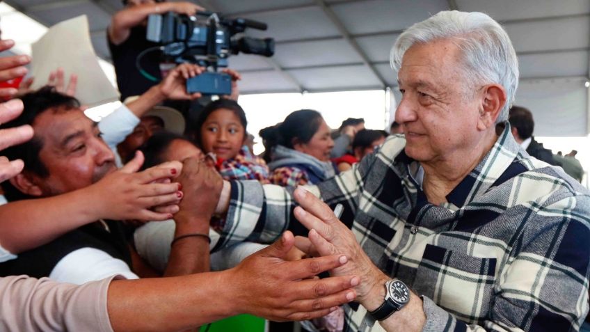 AMLO asegura que el modelo neoliberal de "saqueos al presupuesto público" ha acabado