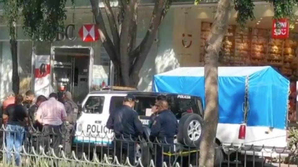 Asesinan a un hombre afuera del banco que se resistió a entregar su nómina a dos asaltantes
