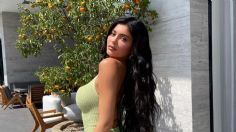 Kylie Jenner se luce con bikini negro y minifalda